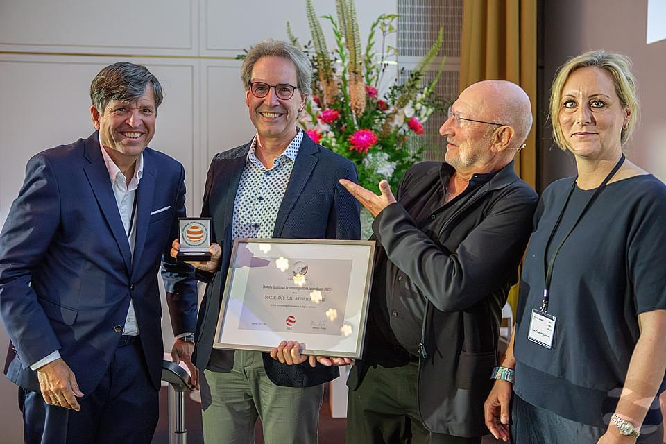 Verleihung auf dem DIGITAL SUMMIT in Hamburg 